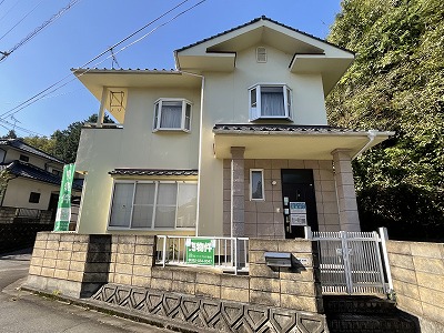 【北広島町522】便利なまちの中心部！住宅団地の角地5LDK！