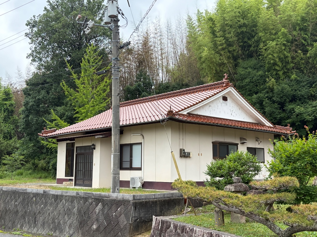 田園地帯に位置する、コンパクトな平屋建ての物件です！