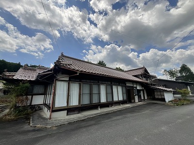 【北広島町555】9DK倉庫付きの大きな住宅！屋根瓦改修済です！