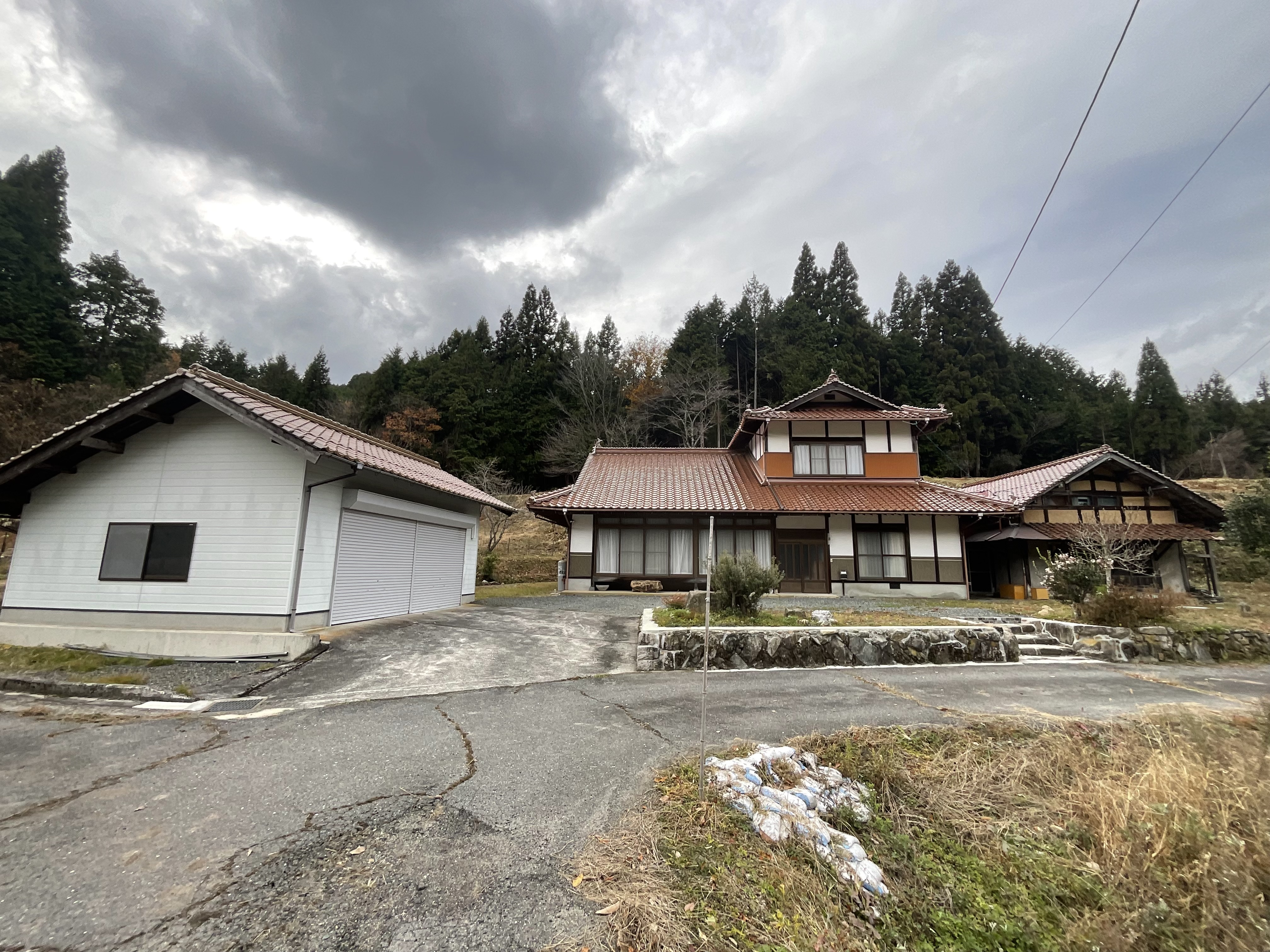 【北広島町507】主屋の室内・水廻りリフォーム済！ゆったり7DK！