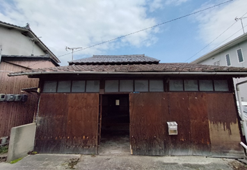 スーパー、ホームセンター、病院、小学校が約1km圏内の生活に便利なエリア