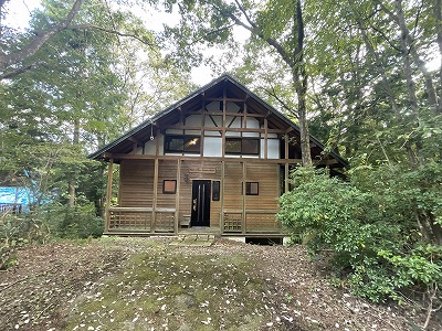 【北広島町518】3方がベランダ！開放感＆遊び心あるログハウス風別荘！