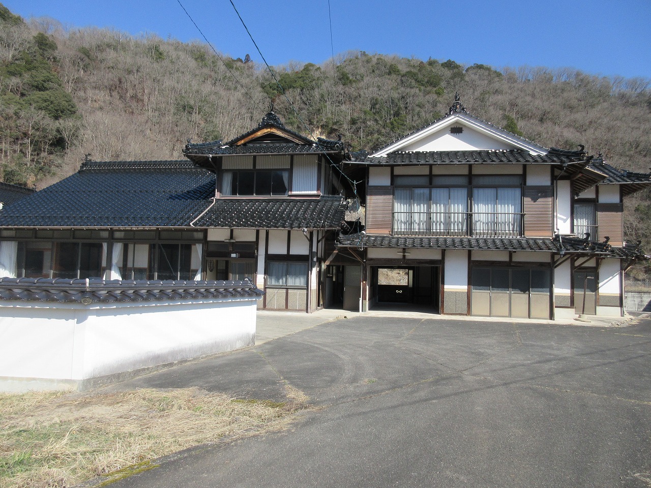 いますぐ住める賃貸物件！
納屋、田、畑も使えて家庭菜園も楽しめます。