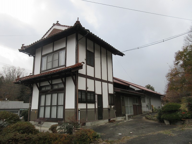 スーパー・診療所・公的施設は徒歩圏内。
自然に囲まれて生活したい方にオススメ。