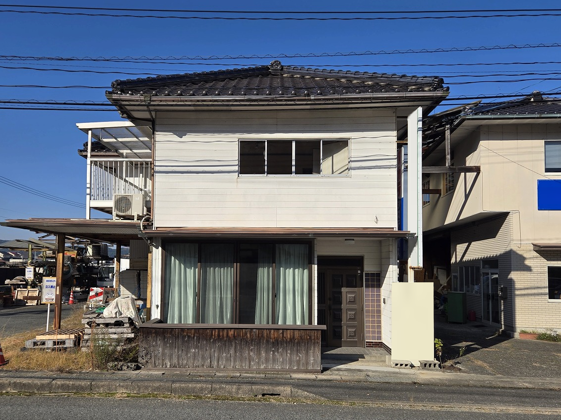 町中近く！収納の多い便利な家