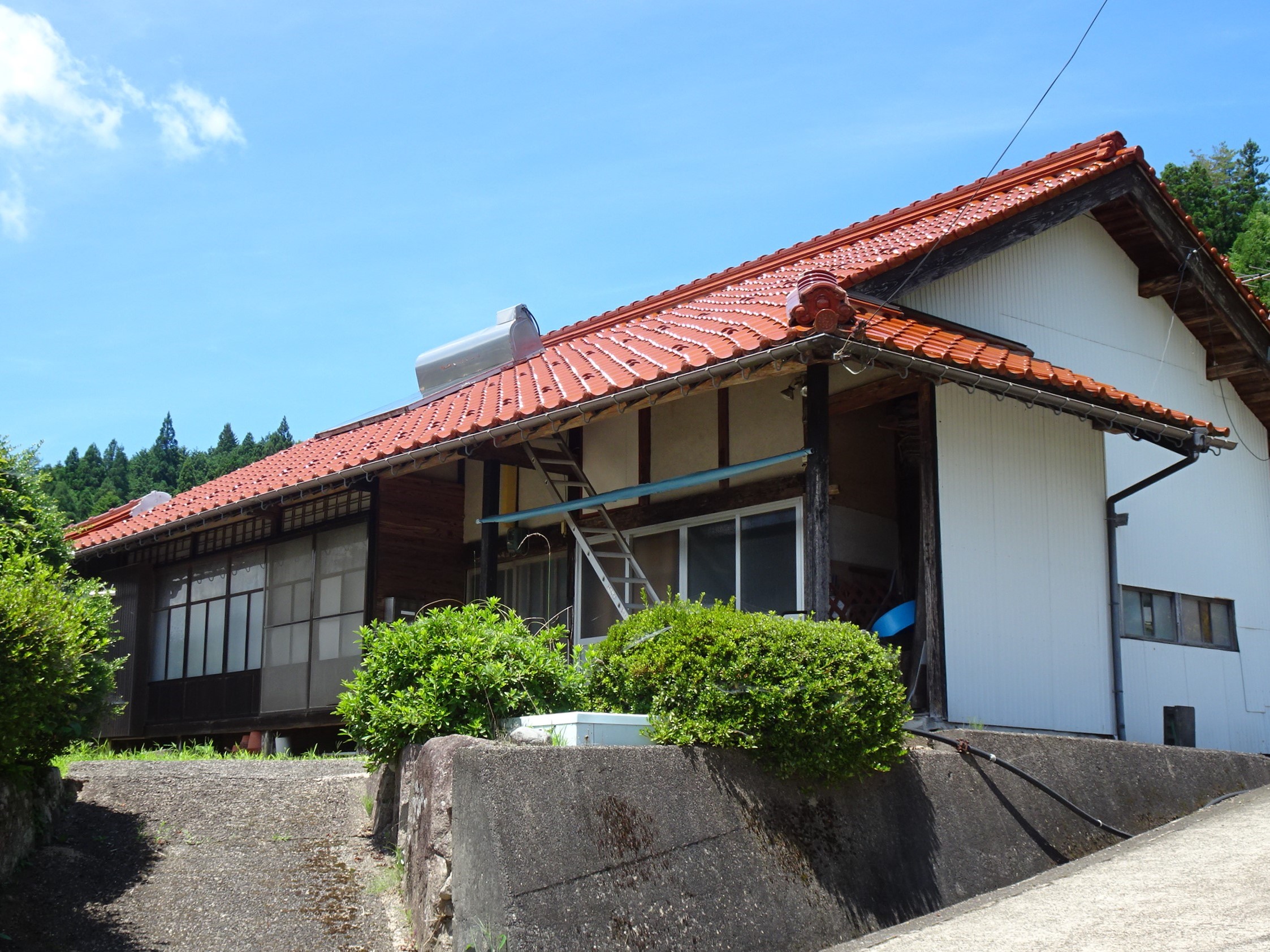 インターから近く程よい農地付き物件！