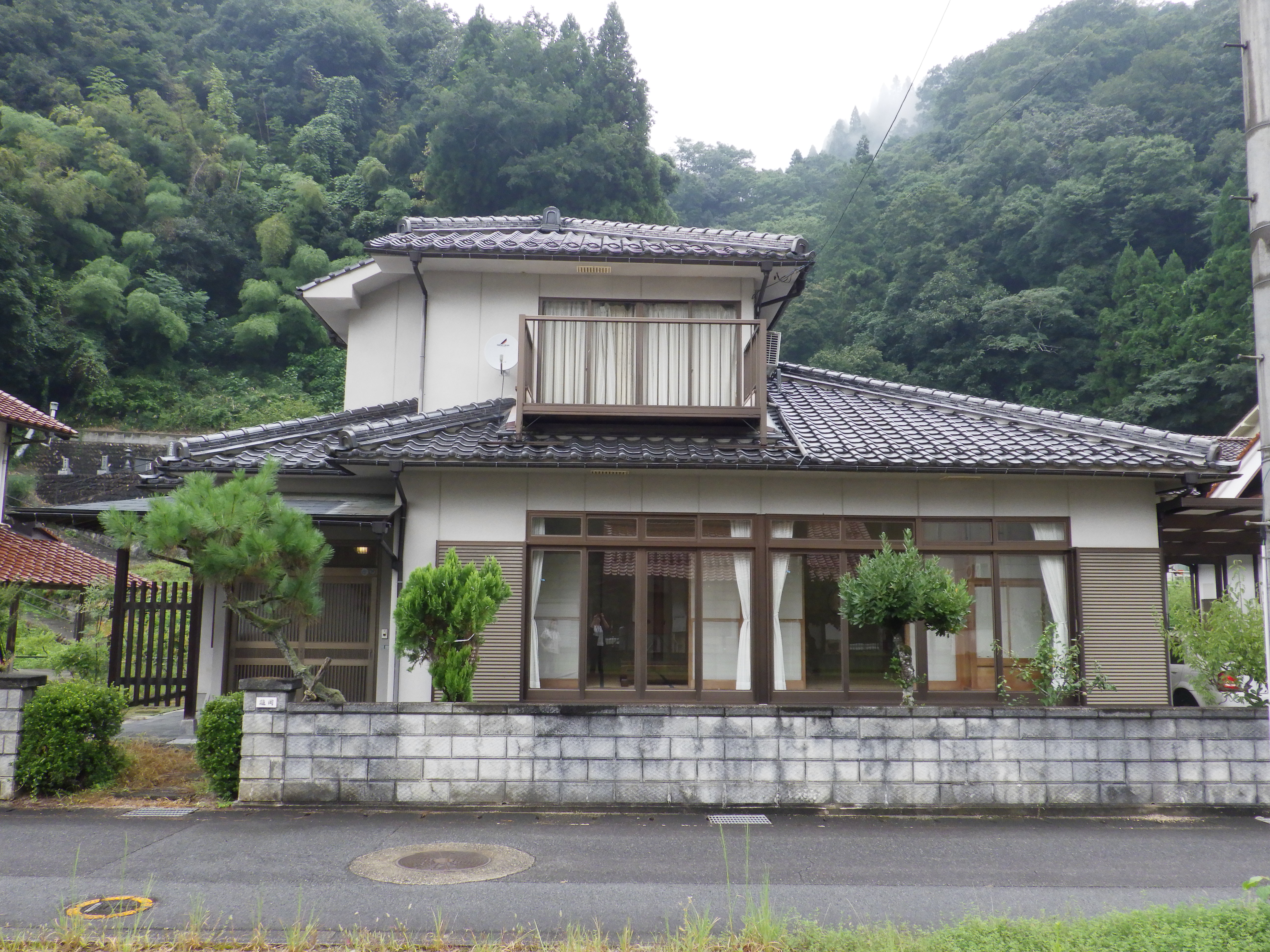 金融機関や病院からも近くて便利！
静かな住宅地にある、収納たっぷりのお家。