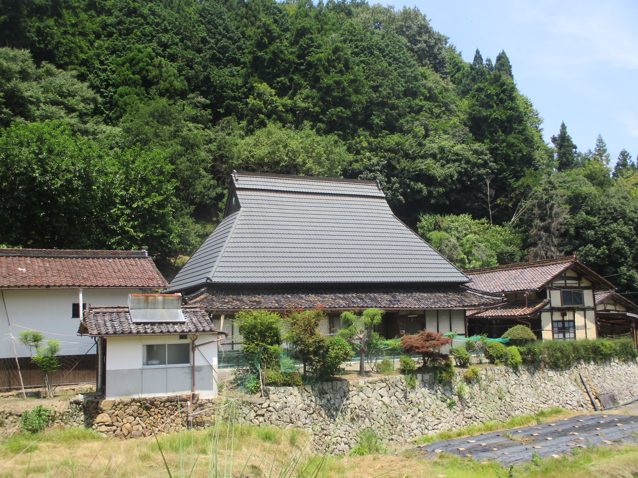 自然豊かな環境にある古民家。