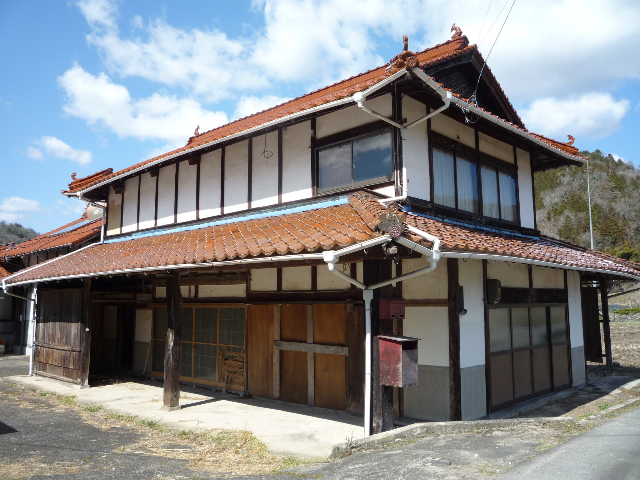 安芸高田市 吉田町小山 4