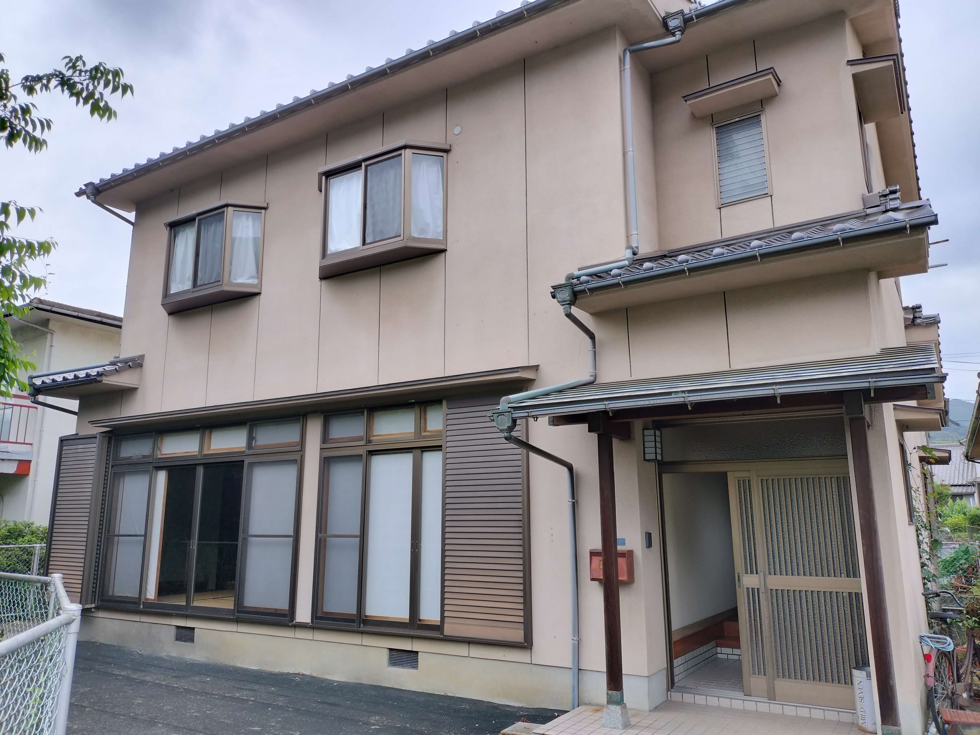 １ｋｍ圏内に小学校，コンビニあり
２ｋｍ圏内にスーパー，病院，中学校あり！