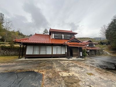 【北広島町543】760㎡もある広い敷地！水廻りを中心にリフォームでキレイな主屋！