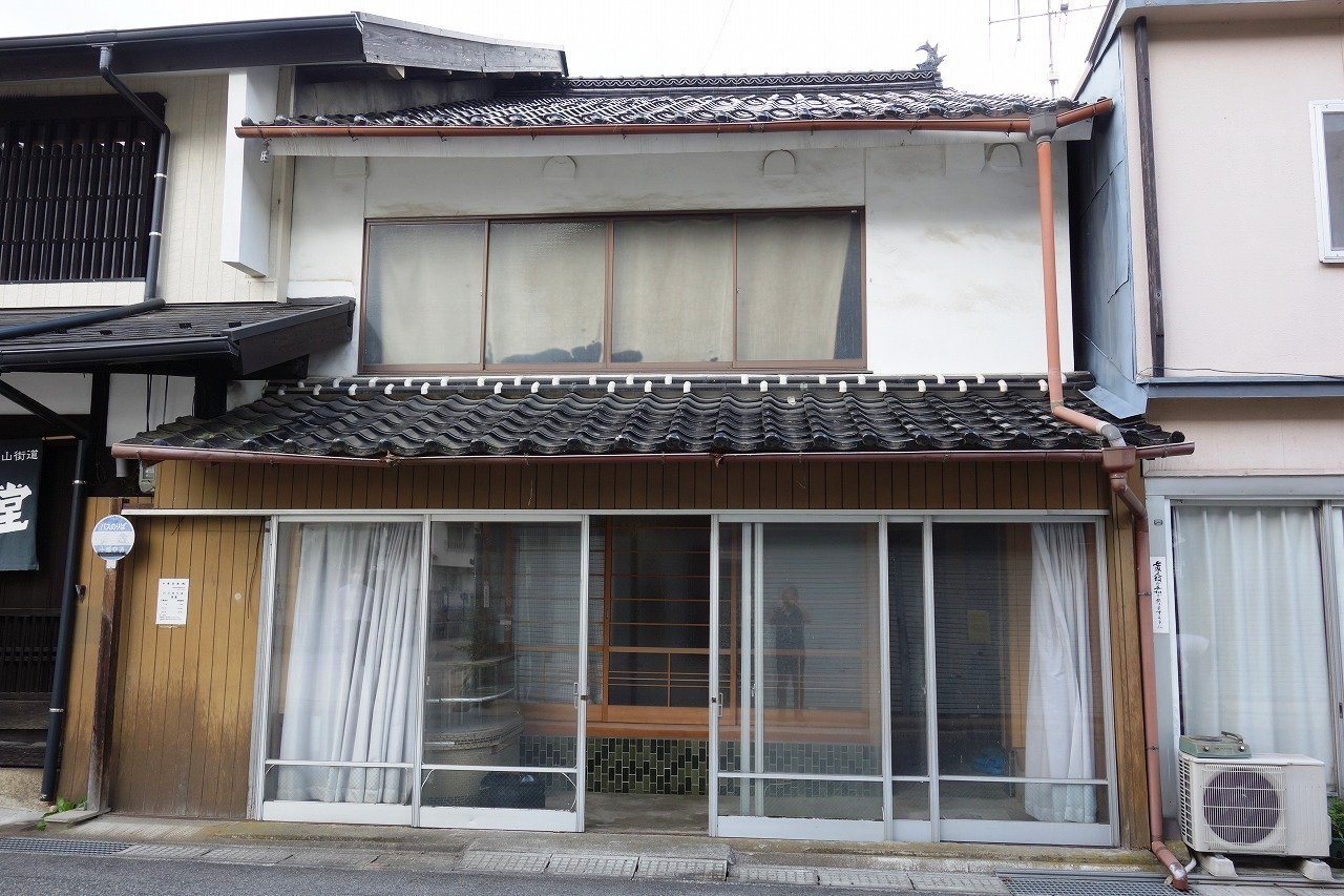 歴史ある銀山街道沿いにある物件