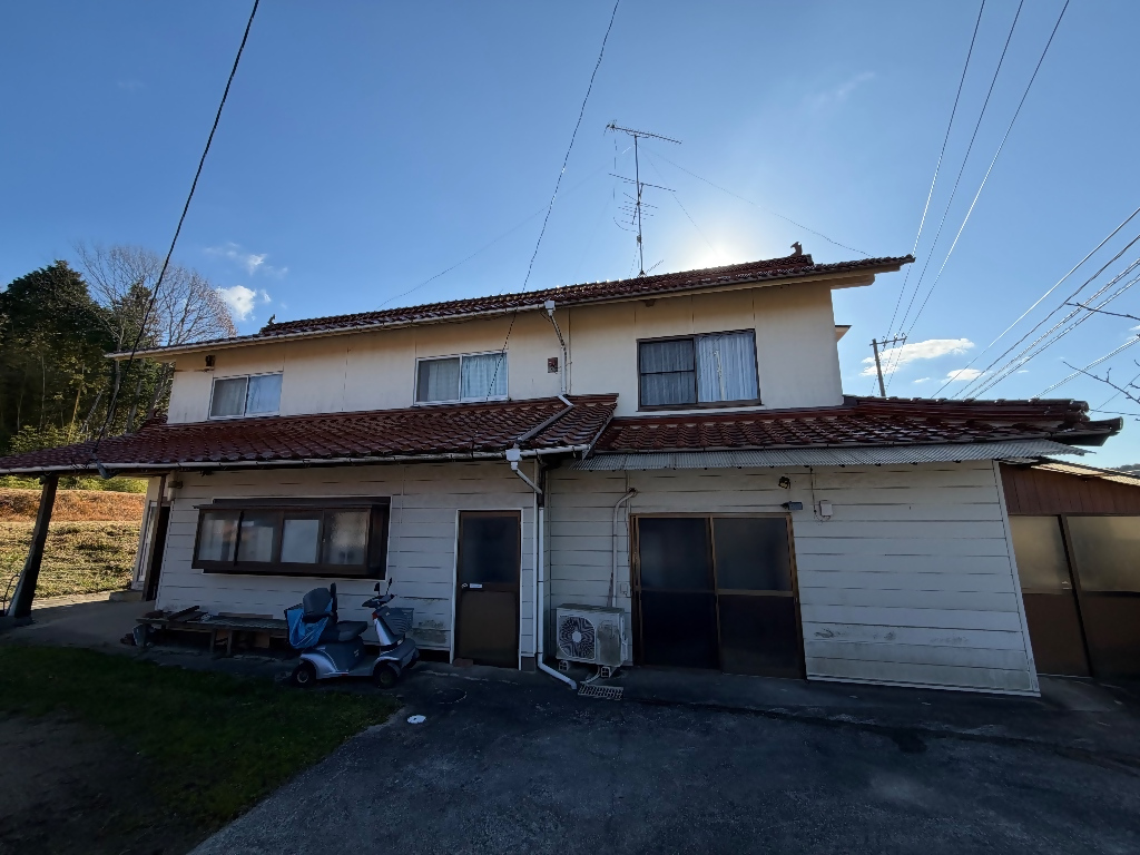 ・自然に囲まれた環境、ゆったりとした敷地に、倉庫付き！